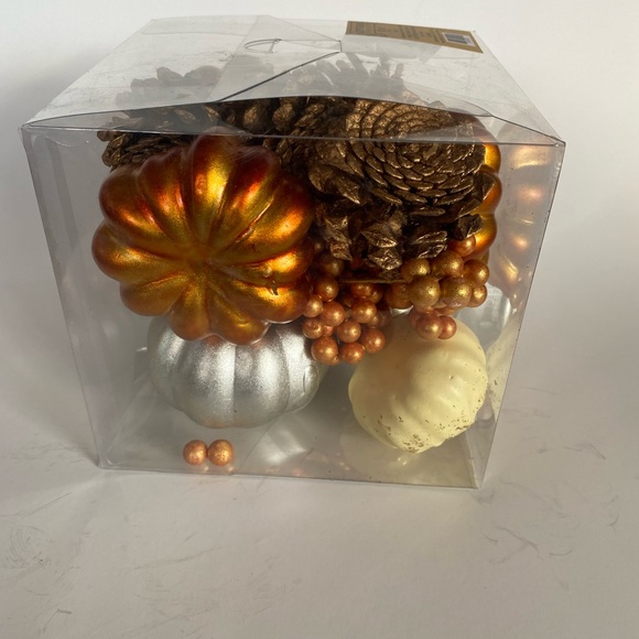 Thanksgiving Robert Stanley Signature Collection Metallics Fall Pumpkin Set - Picture 3 of 6